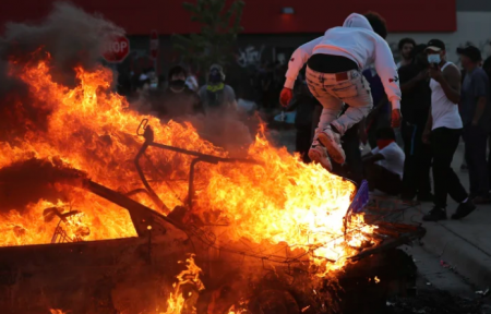 Riots in america .. America at breaking point : how one passing shook a country desensitized by 100,000